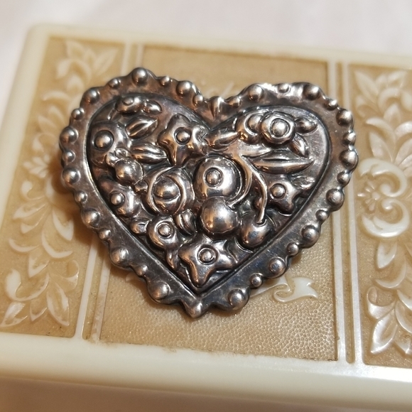 Vintage Jewelry - VTG Reppousse Sterling Heart Brooch